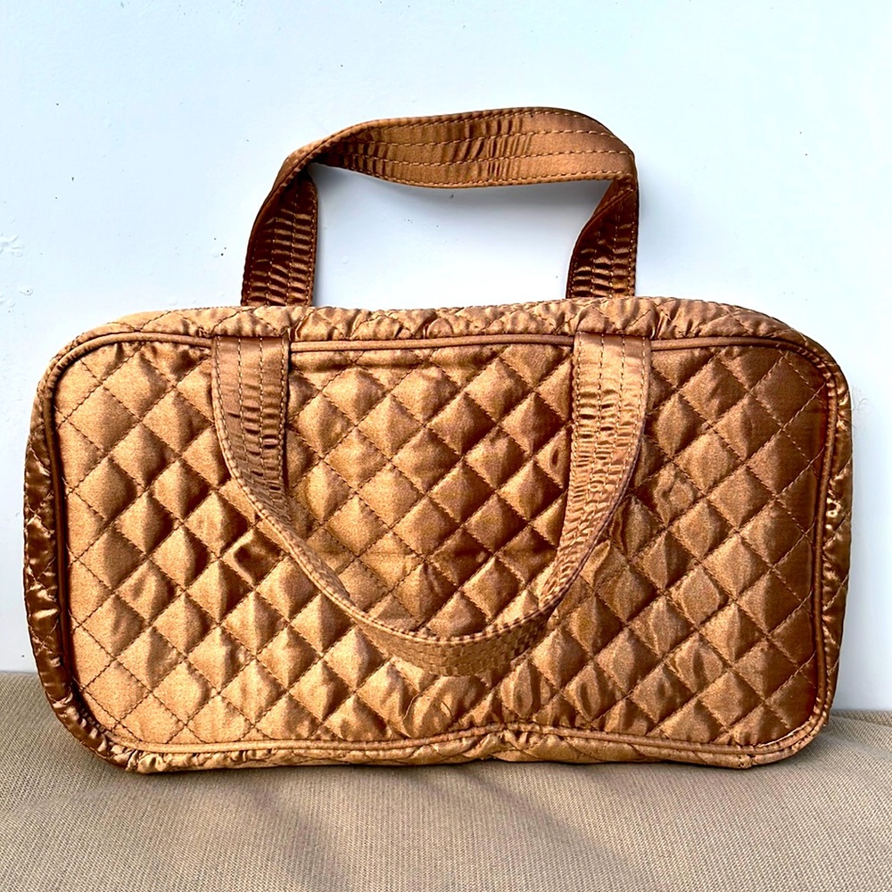 Quilted travel bag